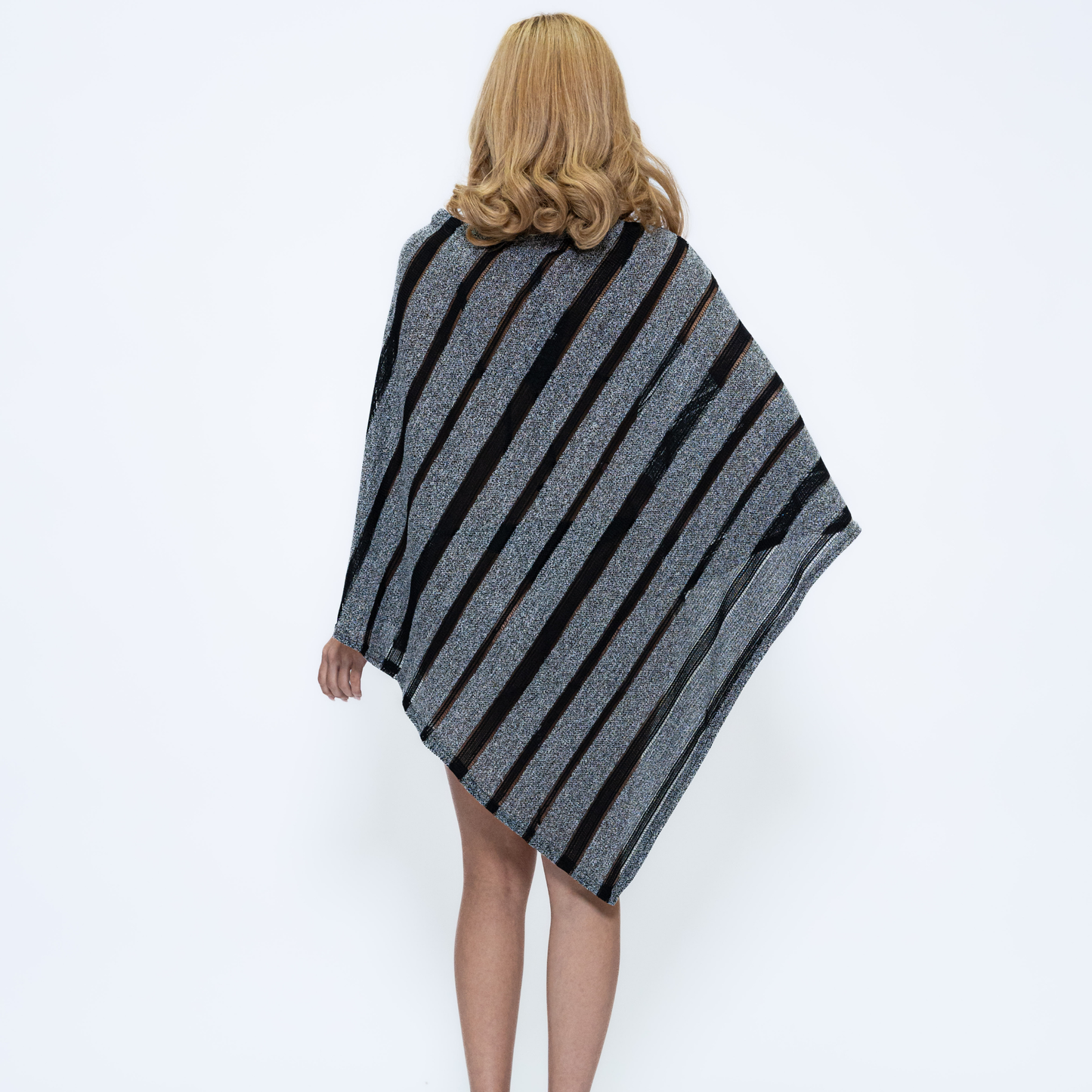 Cape Style Beach Wrap in Black- CH713